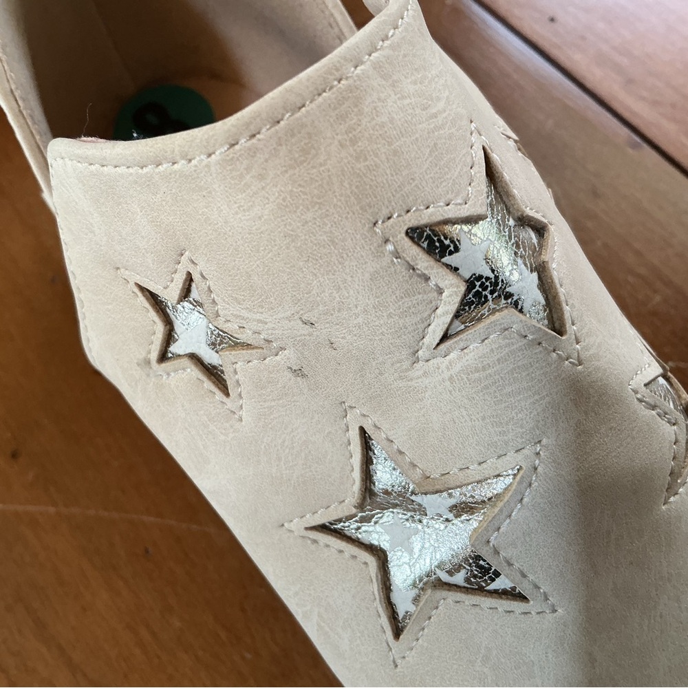 Seven7 Austin boot Cream Flats with Star Pattern - Picture 8 of 8
